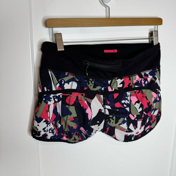 Lululemon Speed Short Pop Cut Boom Juice Black 4 Way Stretch Size 4 - Picture 3 of 5